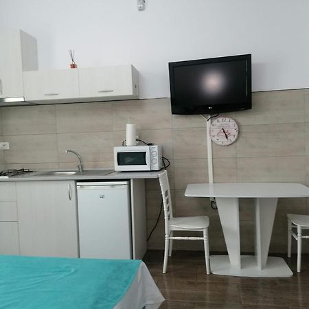 Ferienwohnung Garsoniera Papaya Beach Năvodari Exterior foto